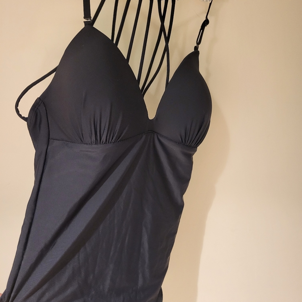Beautiful One Piece - Picture 3 of 7